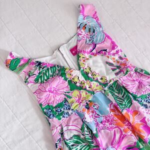 Lilly Pulitzer Tank Top Nosey Posey Floral Target Summer Women's MEDIUM V-neck